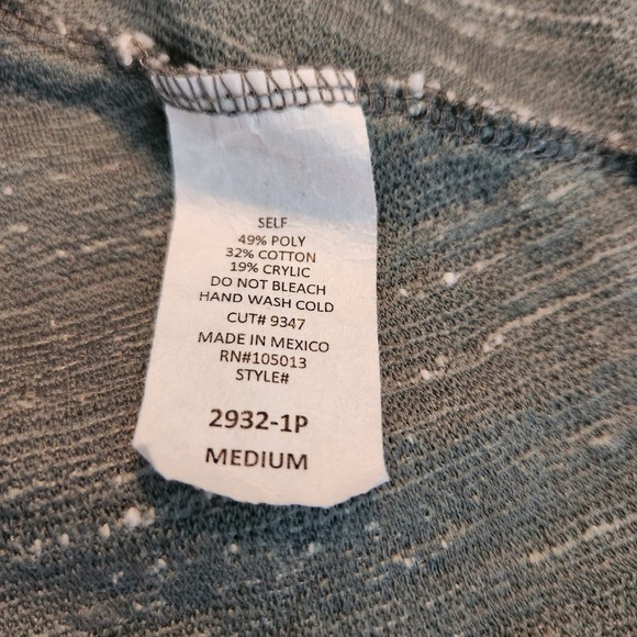 Andree by Unit Size Medium Short Sleeve Peplum Top High/Low Hem - Picture 5 of 5